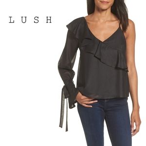 ♥HP♥  NWT Lush Ruffle One-Shoulder Blouse